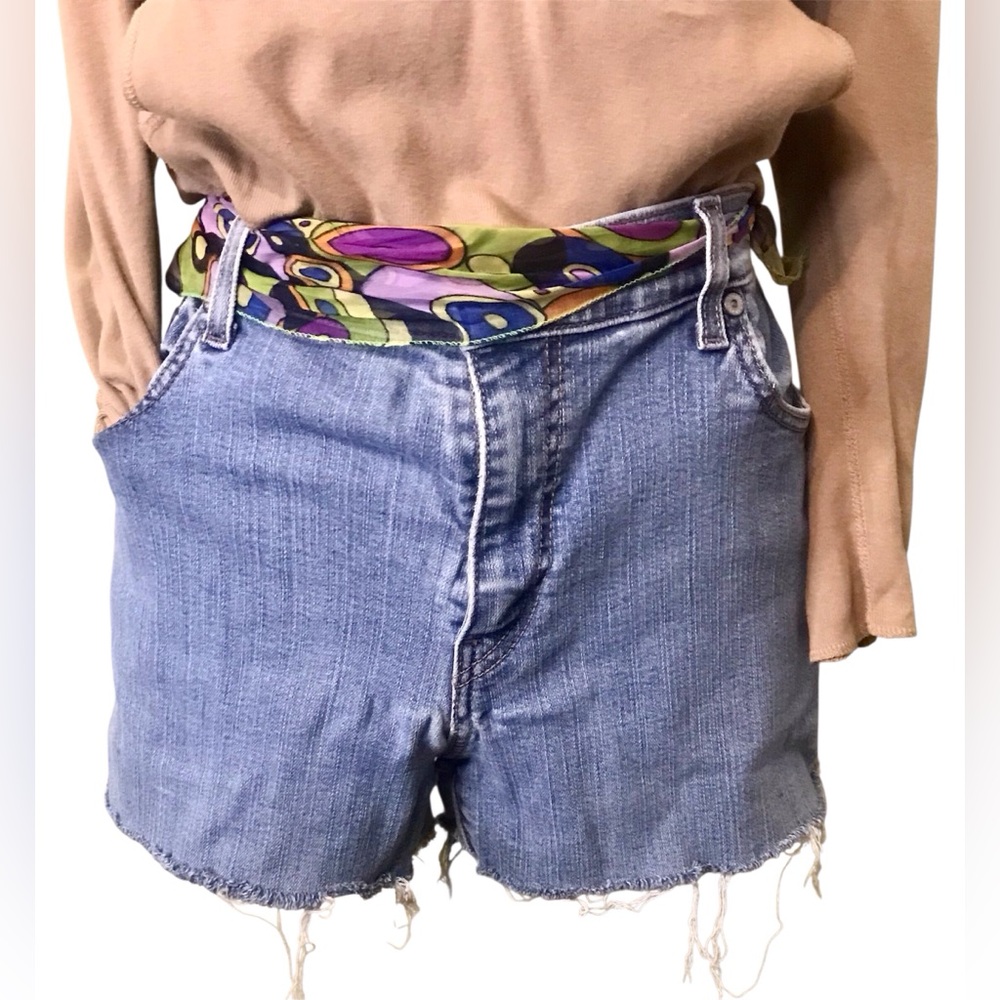 VINTAGE 501 LEVIS JEAN SHORTS